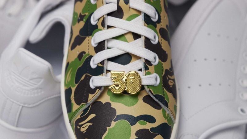 อาดิดาส และ BAPE(R) เผยโฉม BAPE(R) STAN SMITH รุ่นใหม่ล่าสุด ส่งท้ายคอลเลกชันครบรอบ 30 ปี