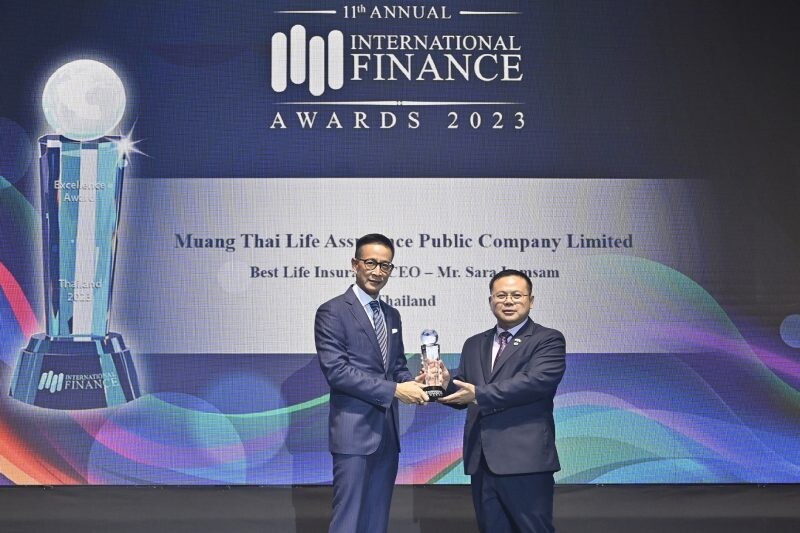 "สาระ ล่ำซำ" คว้ารางวัลสุดยอดผู้นำองค์กร "Best Life Insurance CEO" พร้อมรางวัล Best New Life Insurance Initiative