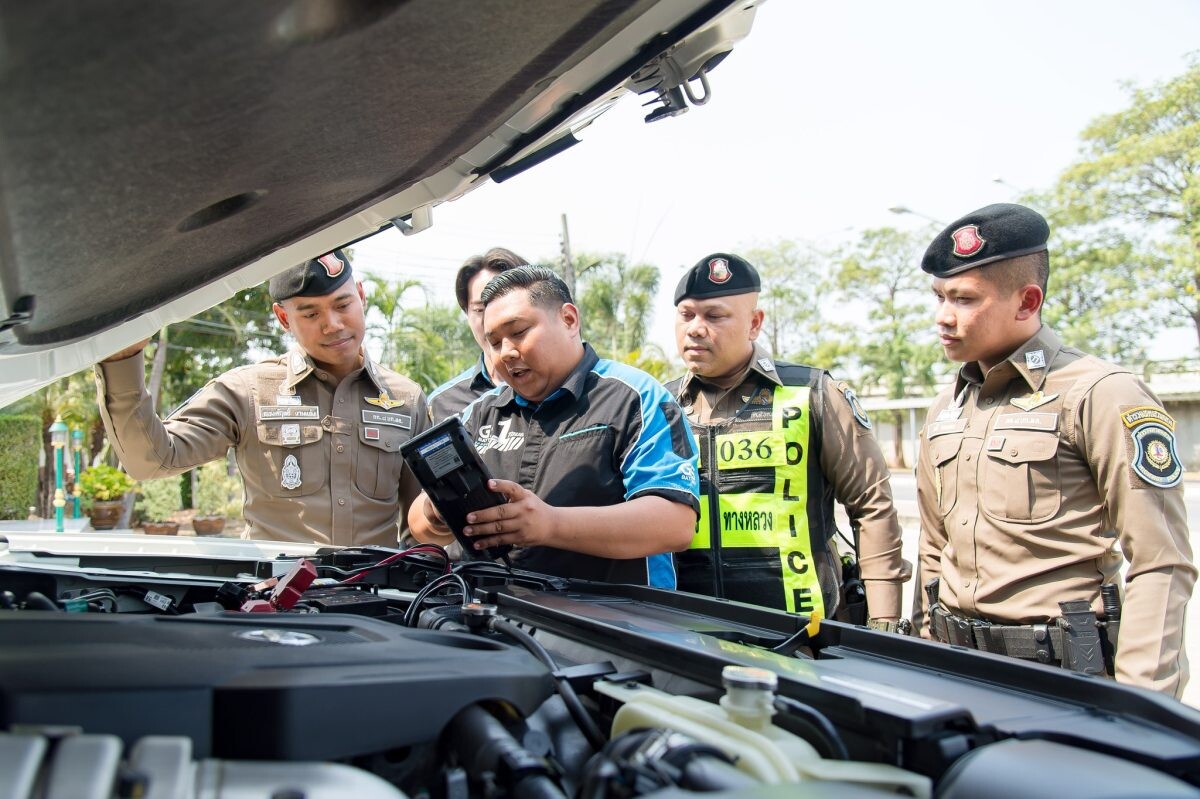 GS BATTERY ผู้นำแบตเตอรี่รถยนต์อันดับ 1 ร่วมมือกับ ตำรวจทางหลวง สานต่อโครงการ "ใส่ใจทุกการเดินทาง ความปลอดภัยมาเป็นที่ 1" สนับสนุนแบตเตอรี่ 20 ลูก น้ำดื่ม 10,000 ขวด พร้อมตรวจเช็กแบตเตอรี่ฟรี