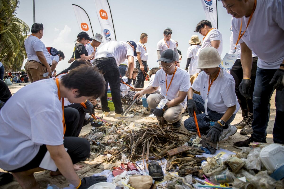 เสียวหมี่จับมือ PADI ยกทีมเสียวหมี่แฟนร่วมรักษาสิ่งแวดล้อมทางทะเลทำความสะอาดหาดบางแสน