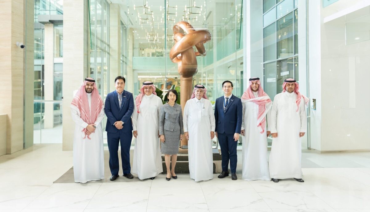 Saudi Arabia's Minister of Commerce Visits BDMS and Bangkok Hospital