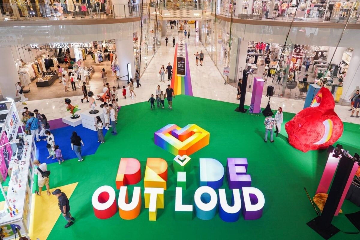 ไอคอนสยาม ร่วมเติมสีสันเทศกาล Pride Month จัดงาน "ICONSIAM Pride Out Loud เฉิดฉายหัวใจภาคภูมิ" เปิด "Pride Market" ร่วมฉลองให้กับความหลากหลาย จัดเต็มแฟชั่นโชว์ มินิคอนเสิร์ตอย่างยิ่งใหญ่