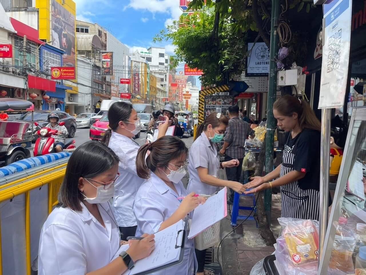 กทม. ยกระดับมาตรฐานอาหารริมบาทวิถี ส่งเสริมเมนูชูสุขภาพ ประเมิน "Street Food Good Health"