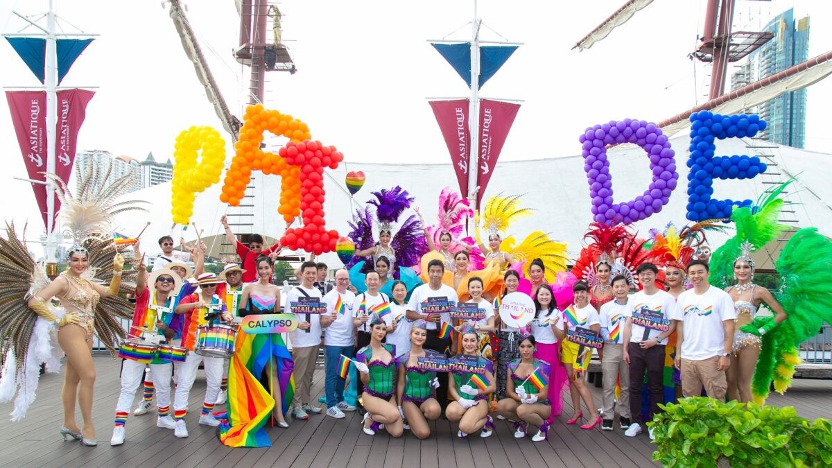 AWC ร่วม กทม. และ ททท. ผนึกพลังพันธมิตรเปิดงาน AWC Let's Pride ด้วยขบวนพาเหรดอลังการริมน้ำเจ้าพระยา ณ โครงการเอเชียทีค