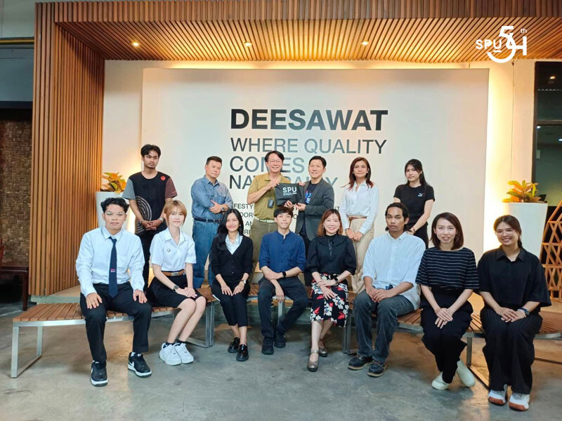 เปิดประสบการณ์ "เฟรชชี่'67 SoDA SPU บุกโรงงาน DEESAWAT เรียนรู้การออกแบบเฟอร์นิเจอร์ไม้ มุ่งสู่เวที Milan Design Week"