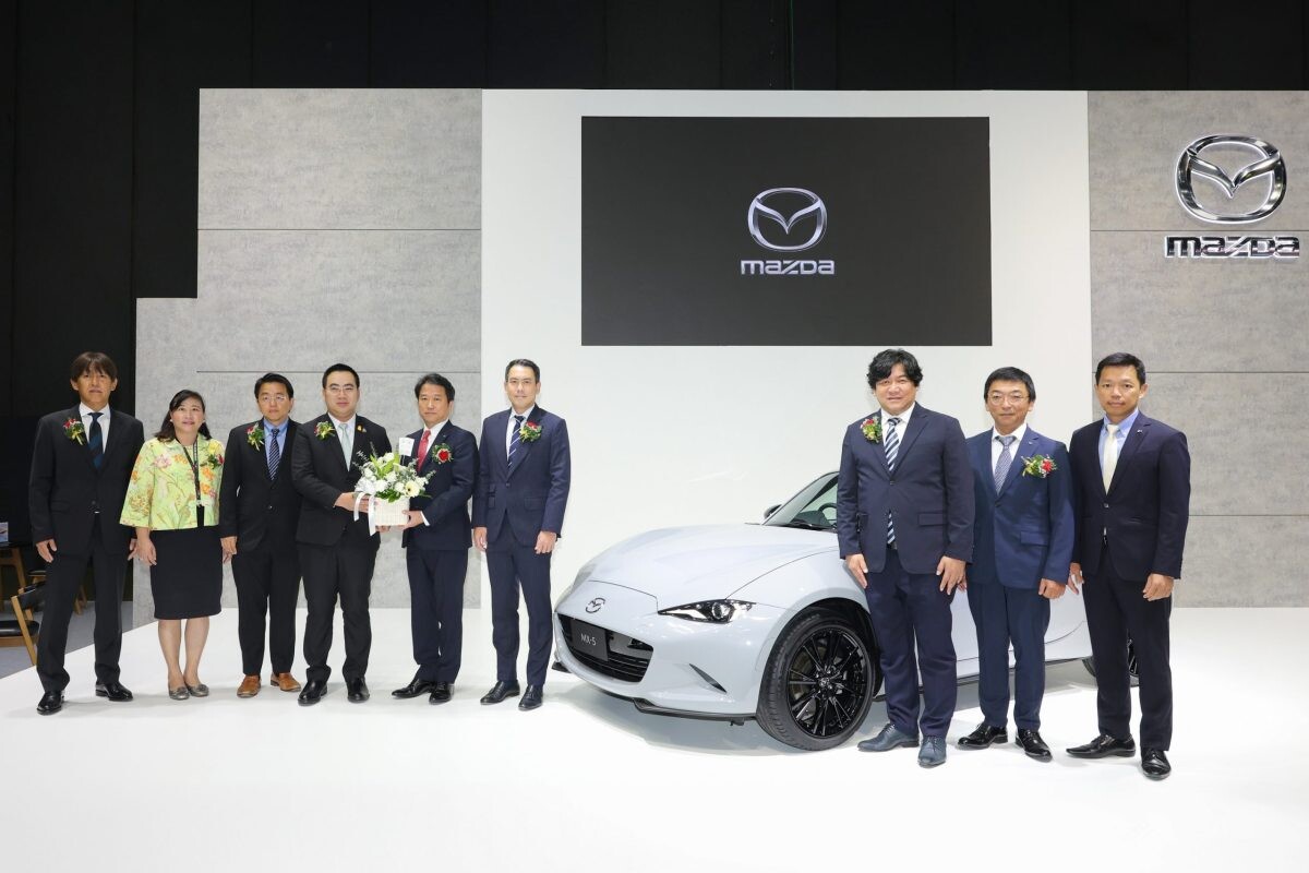 Mazda displays its sport vehicles decorated with special styling kits at Auto Salon and launches a special sales campaign for fans with 0% interest rate and 84-month installment payment