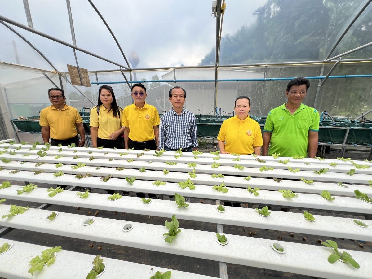 สพร. 42 หนองคาย ลงพื้นที่ตรวจเยี่ยมเพื่อขับเคลื่อน ศูนย์เรียนรู้โรงเรือนเกษตรแม่นยำปลอดภัยสำหรับผู้ประกอบการมืออาชีพด้านเกษตรอัจฉริยะ