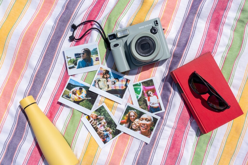 ฟูจิฟิล์ม ชวนเปิดรับความสนุกให้กว้างขึ้นด้วย INSTAX WIDE 400 กล้องอินสแตนท์อนาล็อกที่ถ่ายรูปได้กว้างจุใจกับแท็กไลน์ "Make room for more"