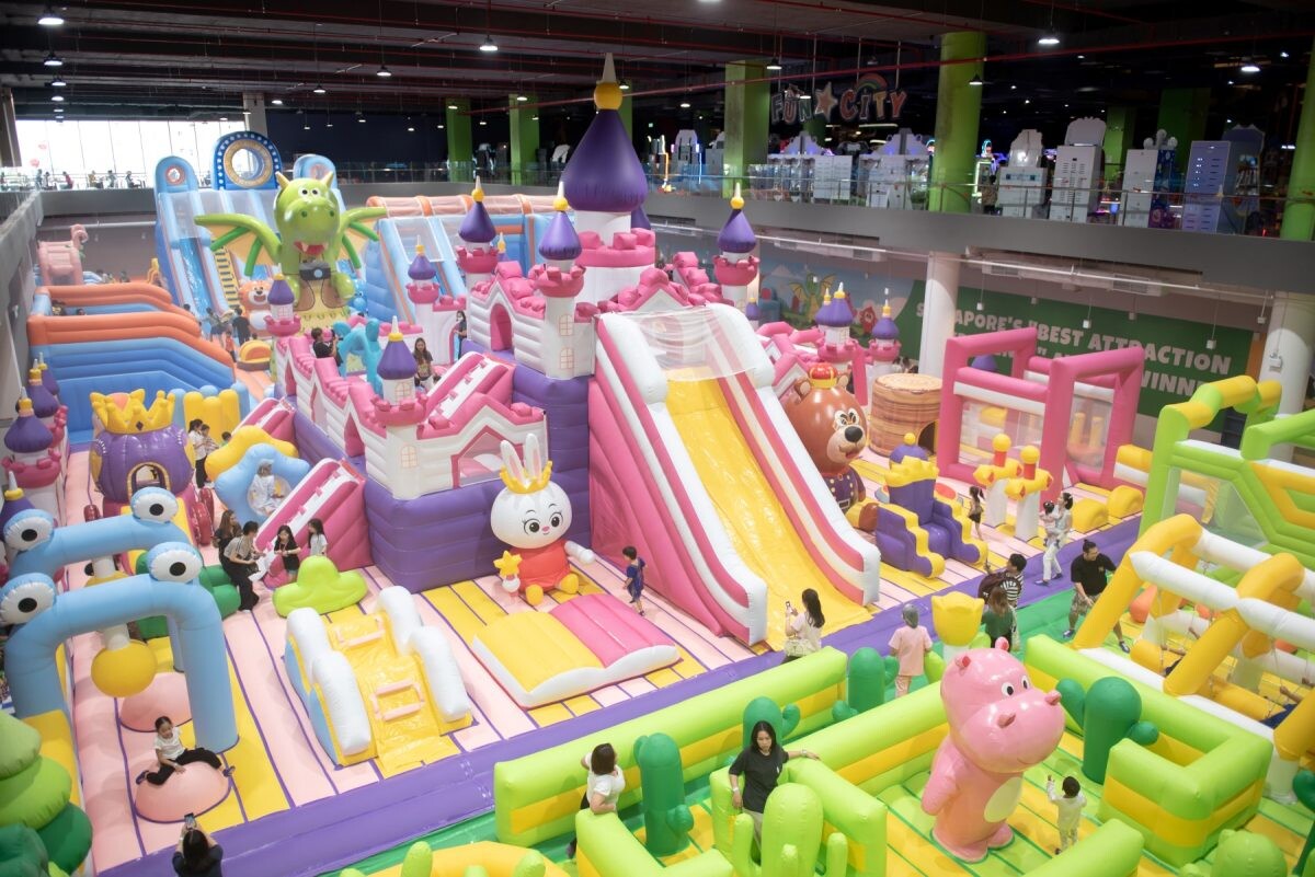 "เซ็นทรัล เชียงใหม่" เปิดตัวยิ่งใหญ่ครั้งแรกในไทย "Bouncetopia" สวนสนุกเป่าลมสุดอลังการงานสร้างจากสิงคโปร์