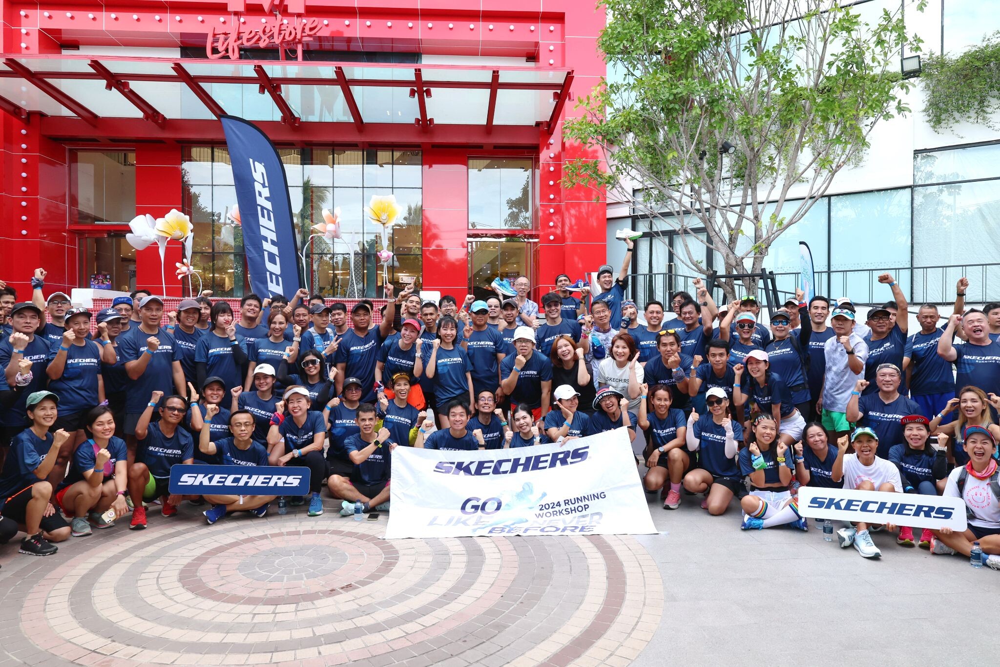 "สเก็ตเชอร์ส" จัดกิจกรรม "SKECHERS RUNNING WORKSHOP 2024" ครั้งที่ 21 พร้อมพานักวิ่งทดสอบรองเท้าวิ่ง "SKECHERS GOrun RAZOR 4(TM)"