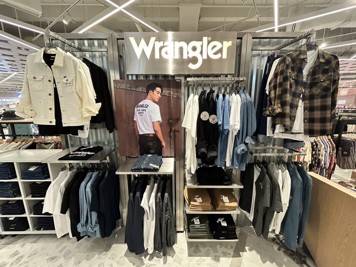 "Wrangler" ชูกลยุทธ์ "Celebrity Marketing" รุกตลาดแฟชั่นยีนส์ 20,000 ล้านบาท ดึง "เกรท วรินทร" ขึ้นแท่นแบรนด์แอมบาสเดอร์ ตั้งเป้าโกยยอดขาย 20%