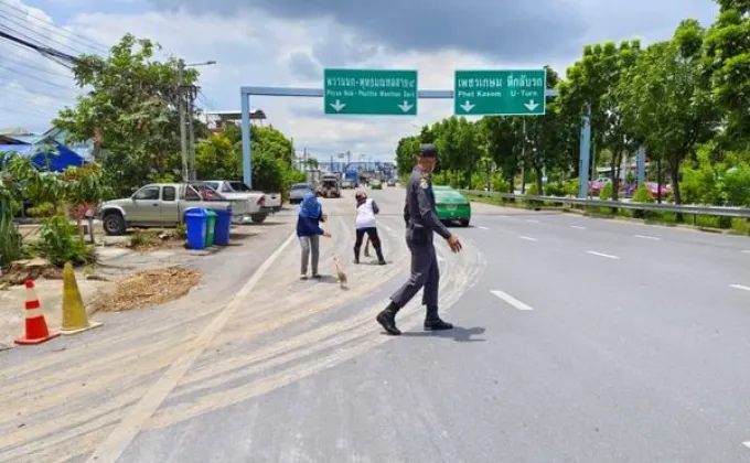 เขตตลิ่งชันเปรียบเทียบปรับรถบรรทุกทำดินตกหล่นบริเวณพุทธมณฑล