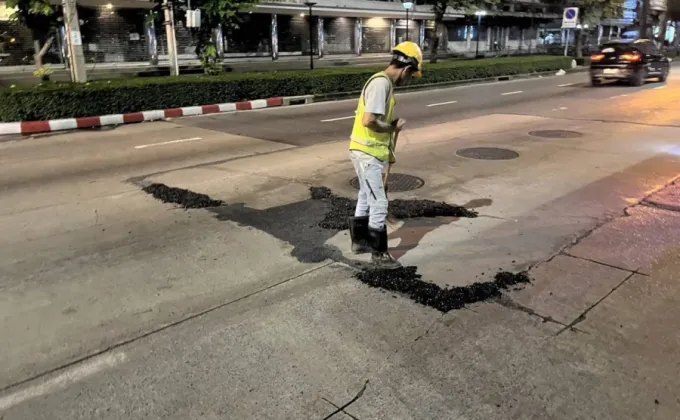 กทม. ประสาน กฟน. เร่งซ่อมคืนสภาพผิวถนนจราจรรัชดาภิเษก