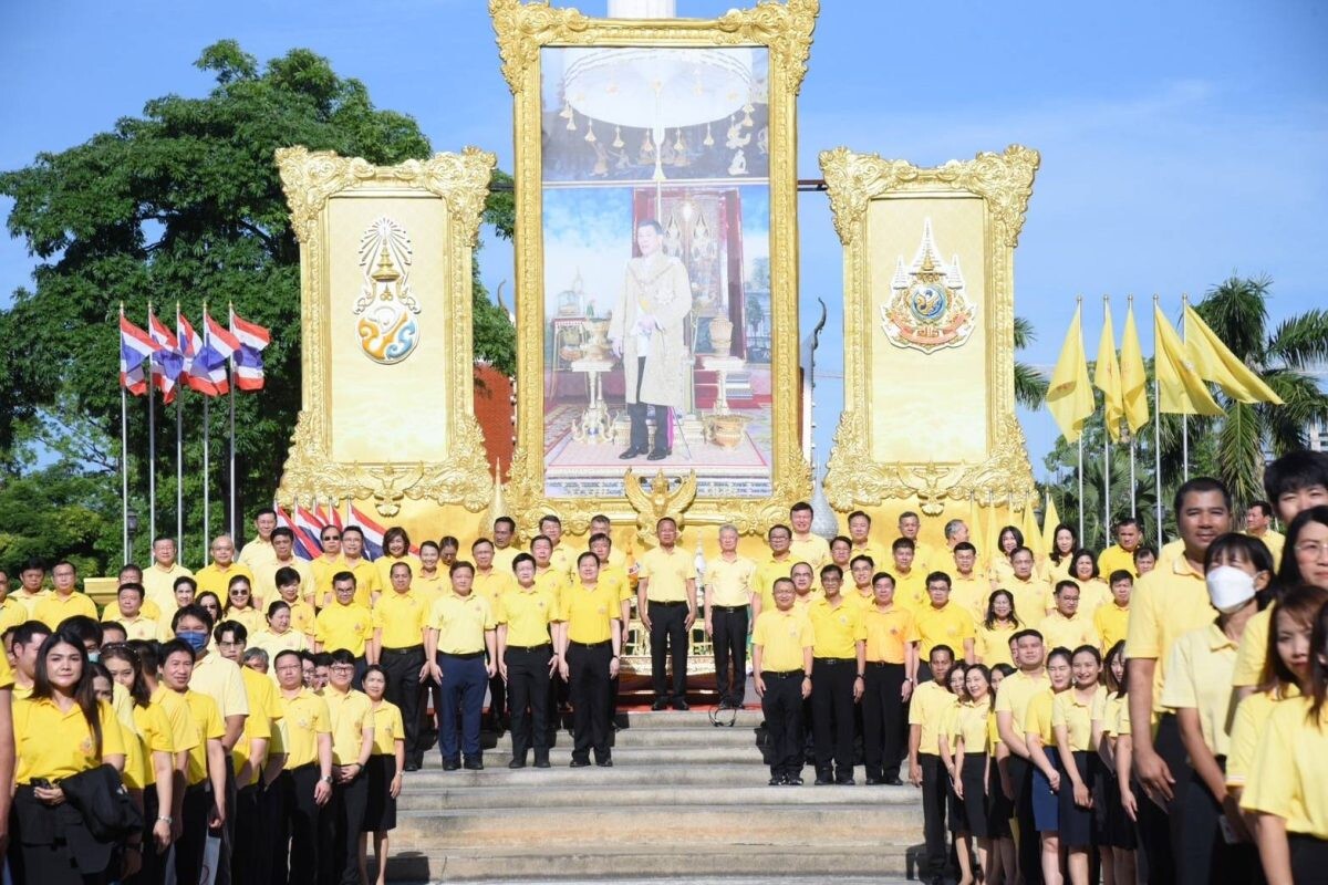 "สมศักดิ์" ประกาศความสำเร็จ "โครงการพาหมอไปหาประชาชน" สนองพระราชกรณียกิจด้านสาธารณสุข "ในหลวง ร.10" ชาวบ้านปลื้มช่วยลดรายจ่ายกว่า 1,373 ล้านบาท พร้อมลุยต่อเฟส 2 ทันที