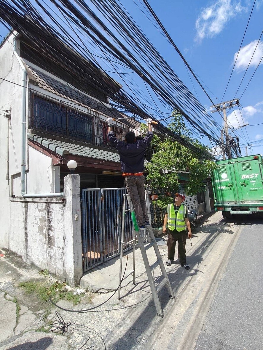 เขตพญาไทประสาน กสทช. เร่งตรวจสอบ-จัดระเบียบสายสื่อสารในซอยพหลโยธิน 14