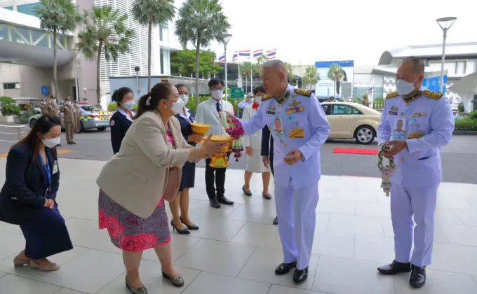 องคมนตรี ผู้แทนพระองค์ฯ เป็นประธานในพิธีประทานประกาศเกียรติคุณและเข็มที่ระลึกแก่ผู้บริจาคโลหิต