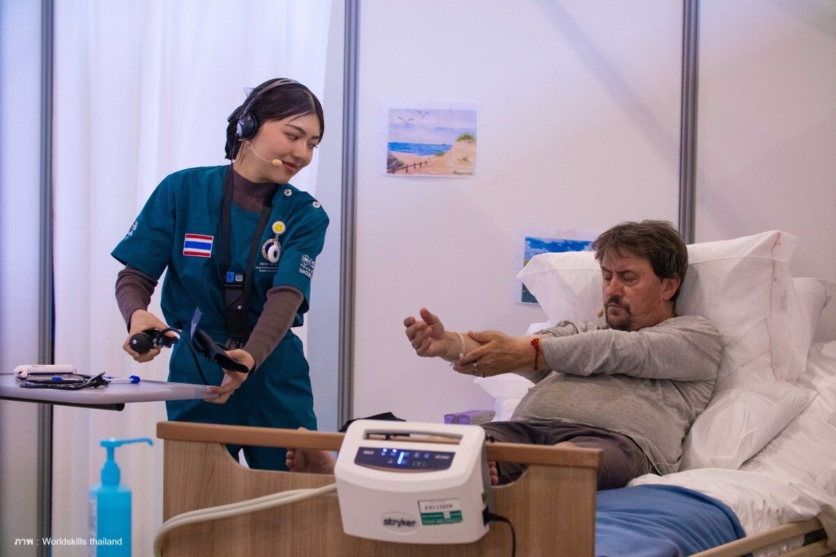 เยาวชนไทยคว้าเหรียญทอง WorldSkills เหรียญแรกในประวัติศาสตร์ไทย สาขา Health and Social Care ทำคะแนนนำลิ่วที่ 1 ของโลก