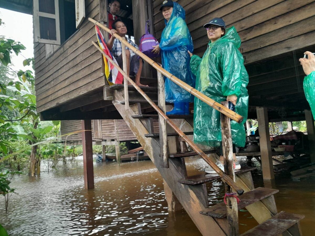 "ด้วยรักและห่วงใยจากใจ" กระทรวงแรงงาน รวมน้ำใจช่วยเหลือผู้ประสบภัยน้ำท่วม จังหวัดหนองคาย