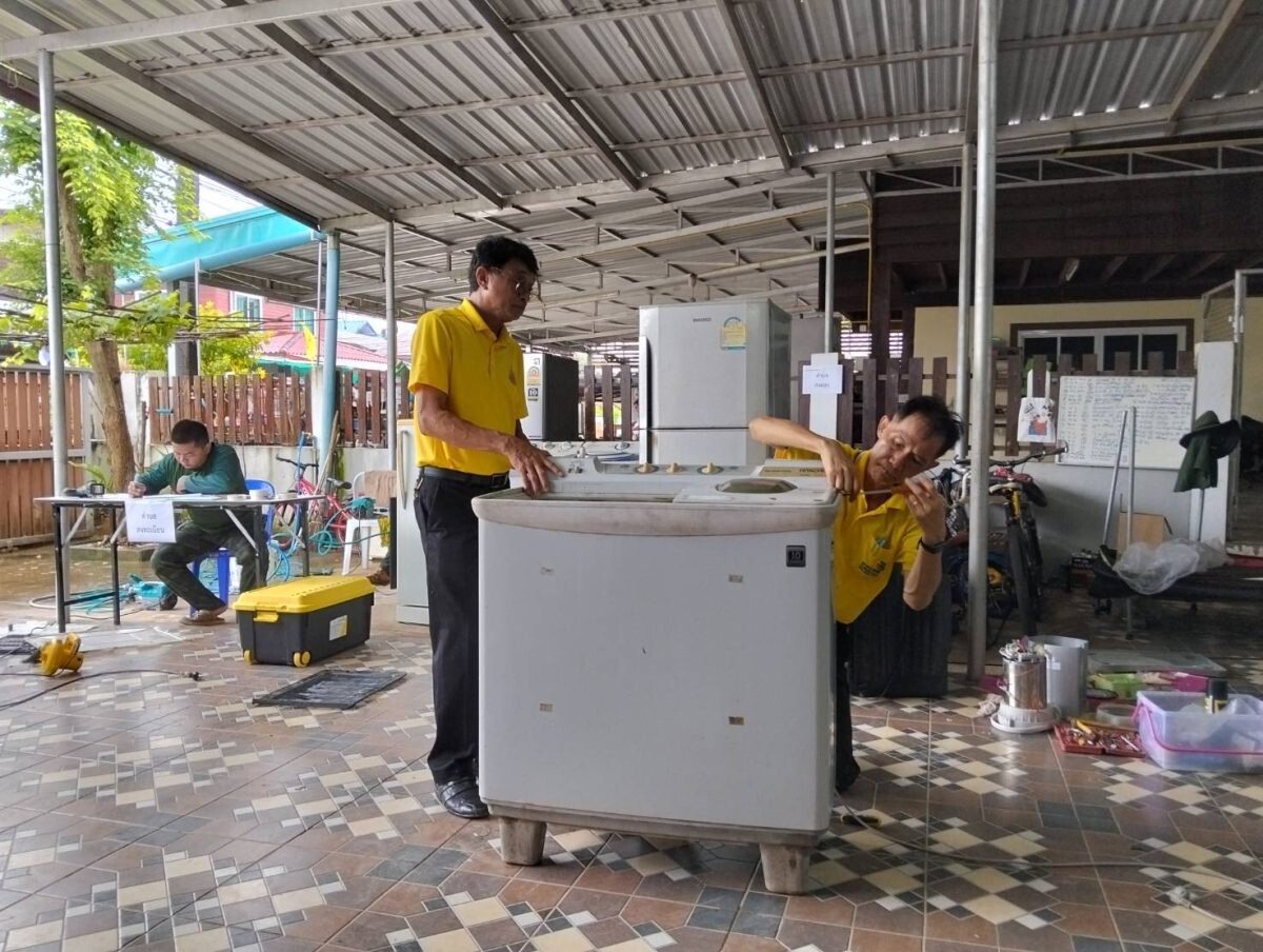 สพร.42 หนองคาย ร่วมบูรณาการกับ บก.ควบคุมที่ 2 กกล.สุรศักดิ์มนตรี ช่วยเหลือประชาชนที่ประสบอุทกภัยในพื้นที่จังหวัดหนองคาย