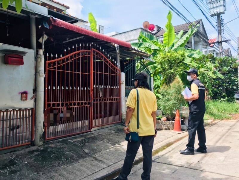 เขตมีนบุรีตรวจสอบเหตุเสียงดังรบกวนจากการประกอบกิจการในชุมชนบนถนนร่มเกล้า