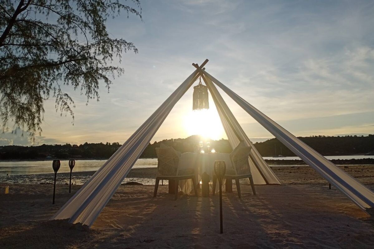 "Romantic Beach Dinner" An Unforgettable Moment with Your Loved One at Cape Fahn Hotel, Koh Samui