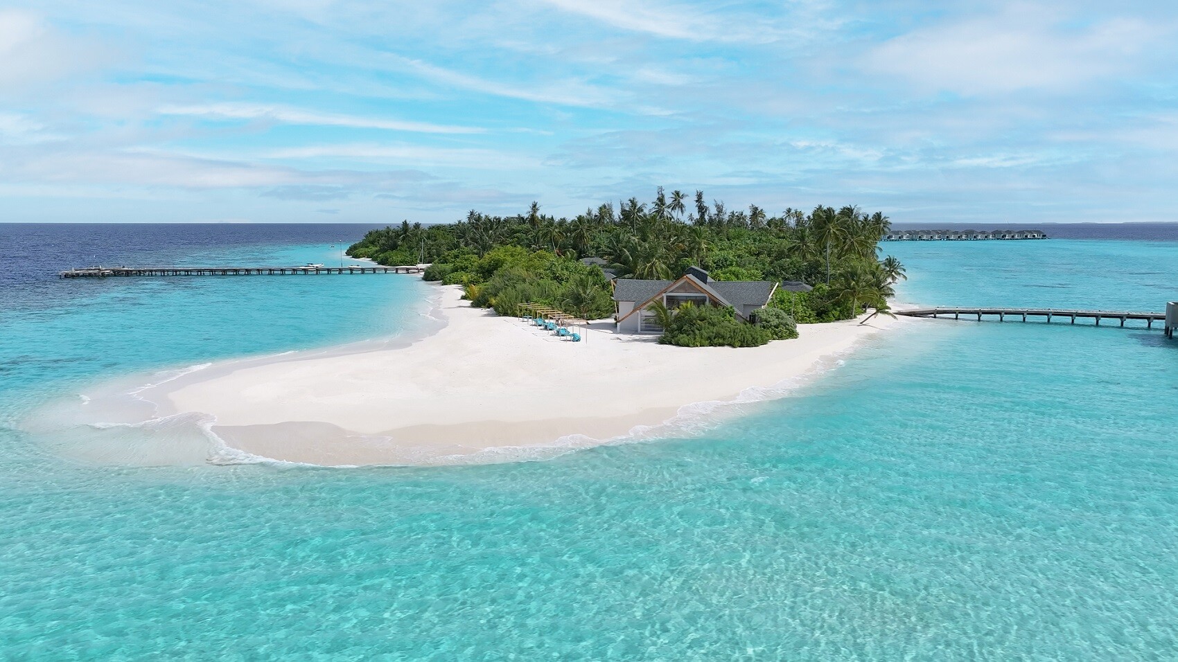 สัมผัสประสบการณ์รีสอร์ทริมชายหาดที่ดีที่สุดของมัลดีฟส์ ณ เอ็นเอช คอลเลคชั่น มัลดีฟส์ ฮาวอดด้า รีสอร์ท พร้อมเที่ยวบินภายในประเทศฟรี