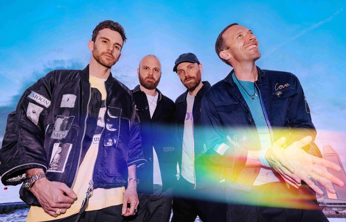 Coldplay ปล่อยอัลบั้มใหม่ 'Moon Music' กับ 10 บทเพลงตอกย้ำการรับตัวเองพร้อมความหมายสุดลึกซึ้ง