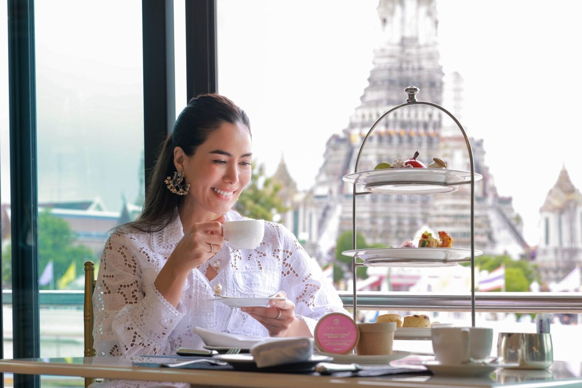 Afternoon Tea aboard Shangri-La Horizon Cruise