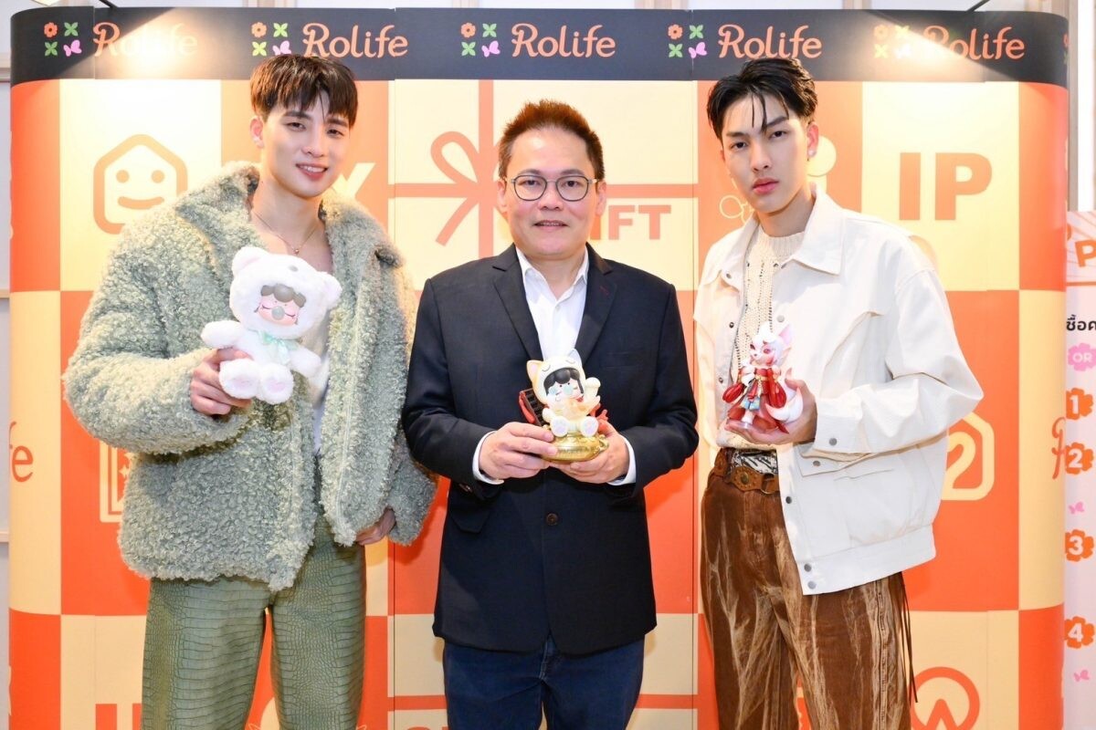 เปิดแล้ว Rolife Flagship Store ครั้งแรกในเอเชียตะวันออกเฉียงใต้ 2 หนุ่ม "มีน พีรวิชญ์" และ "ต้า อธิวัตน์"ร่วมงานของสะสมสุดน่ารัก