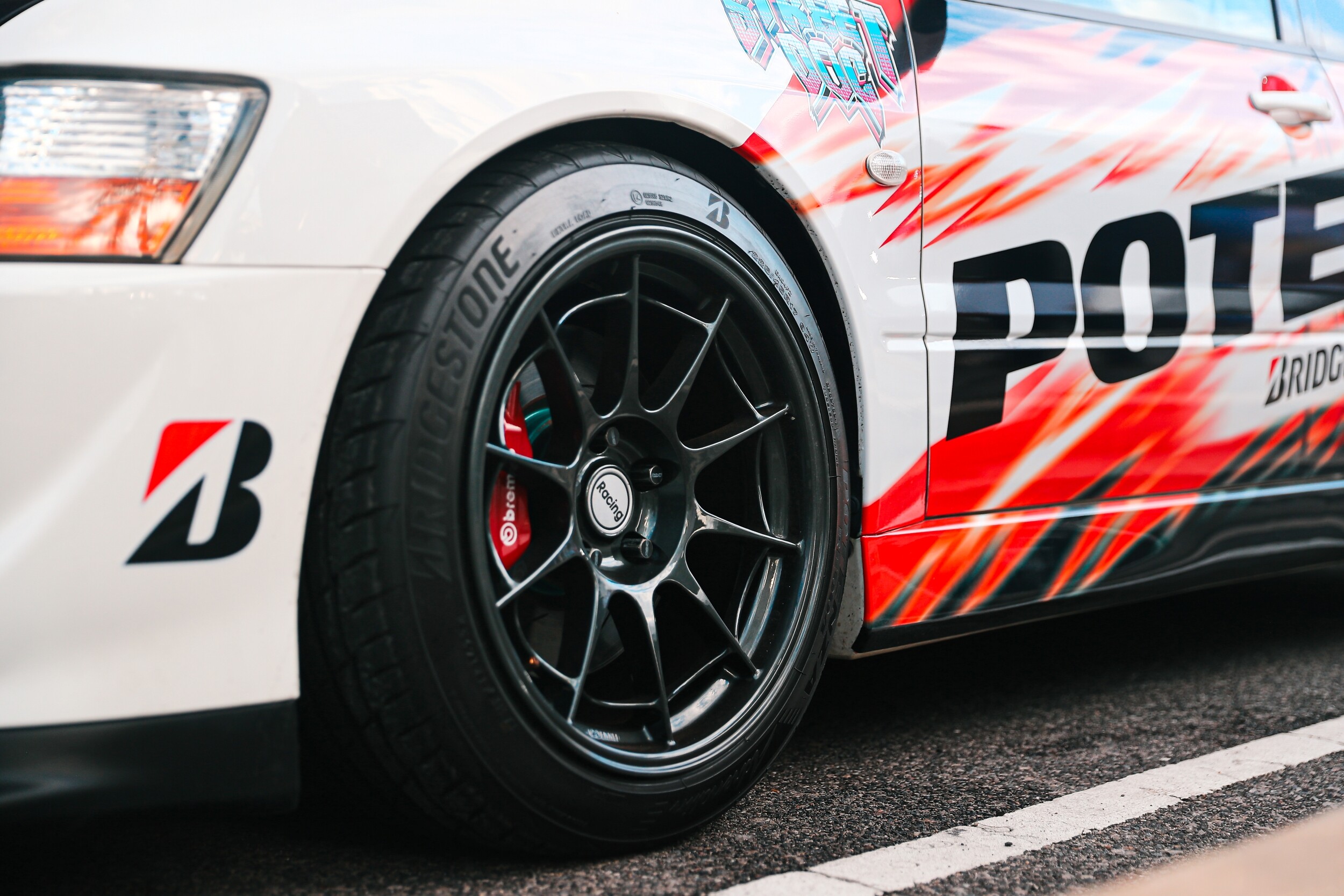 Bridgestone Reinforces Motorsport Leadership, Igniting Adrenalin with "POTENZA Adrenalin RE004" and Revealing Tire Development Trick to Unleash the Thrill of Driving