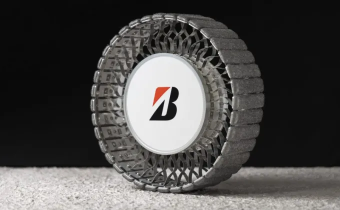 Bridgestone Develops New Lunar