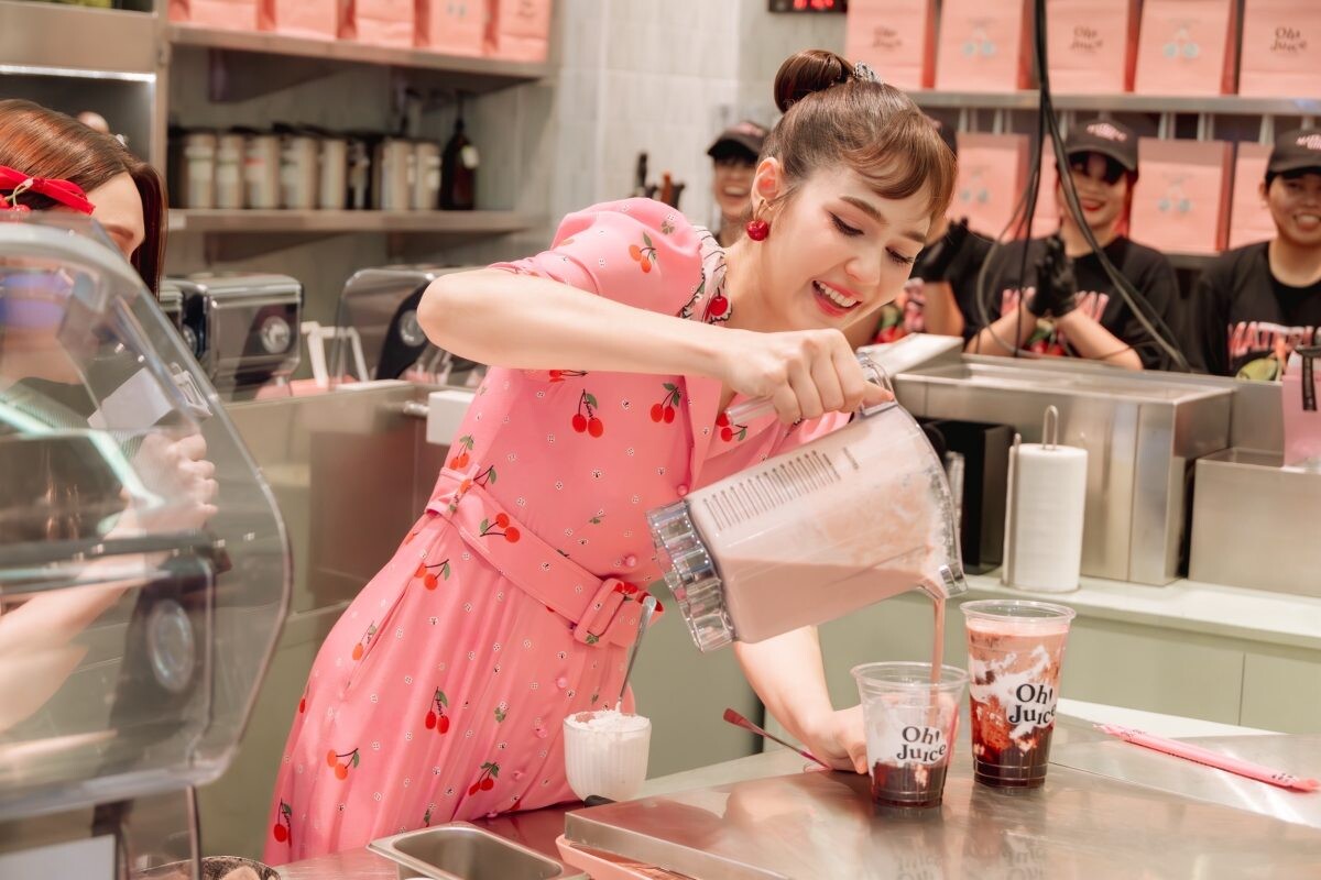 "Oh! Juice" คว้า "ชมพู่ อารยา" นั่งแท่น Brand Admirer พร้อมชูเมนูพิเศษ Material Girl Smoothie อร่อยง่ายได้สุขภาพ