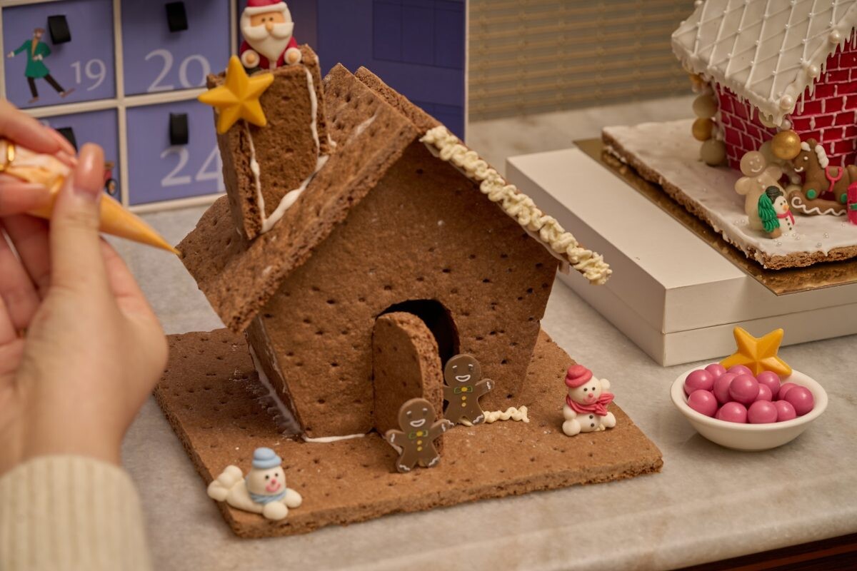 อนันตรา สยาม ชวนเด็กๆและครอบครัวร่วมกิจกรรม Gingerbread House Decorating