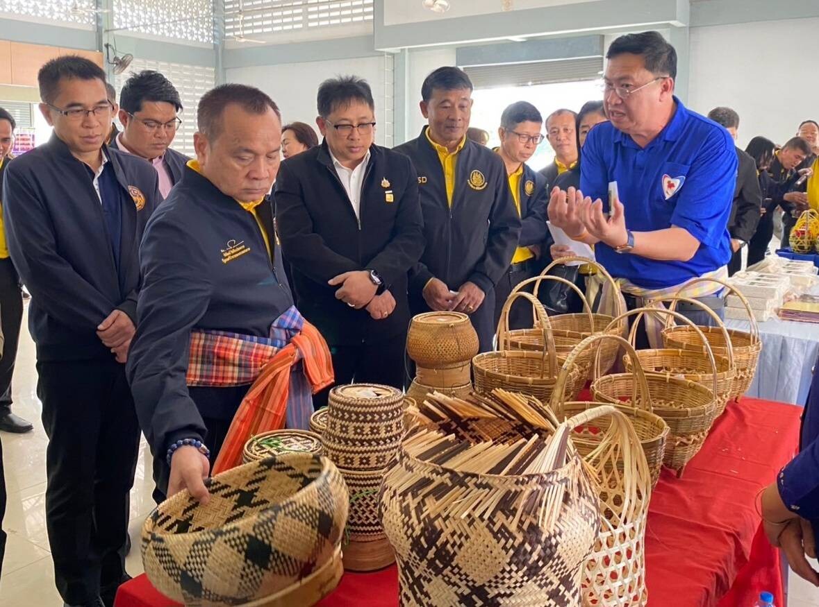 เลขาอารี เดินหน้าอัพสกิลแรงงานอิสระ 10 หลักสูตร พร้อมมอบเครื่องมือสร้างอาชีพ เสริมรายได้