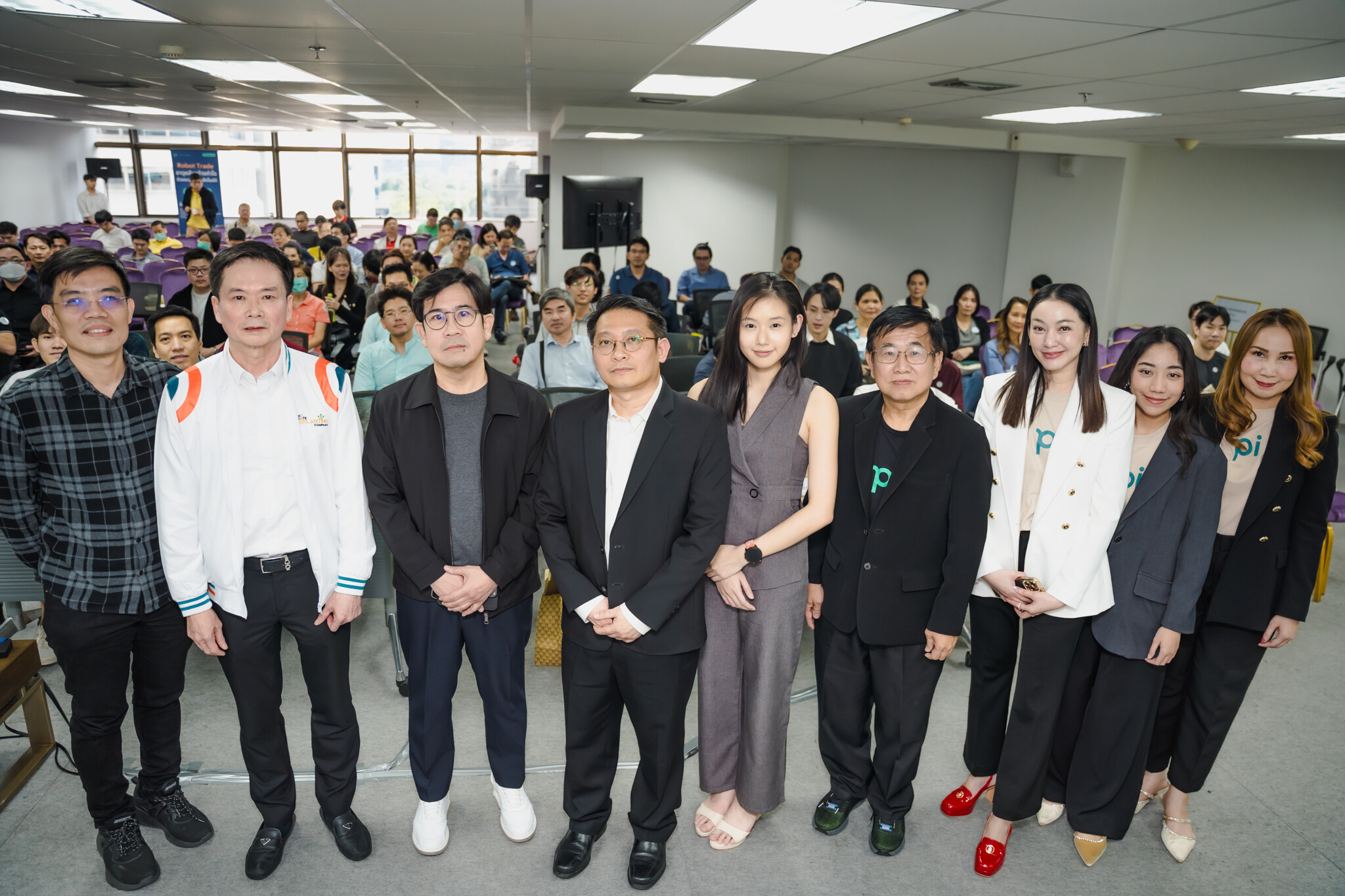 "JPARK" นำเสนอข้อมูลนักลงทุน ในงาน PI A8 Corporate Talk