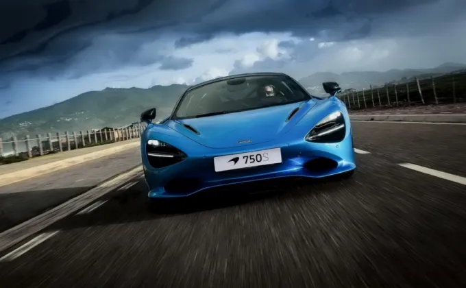 McLaren 750S โชว์ฟอร์มเด่น คว้ารางวัลรถสมรรถนะสูงยอดเยี่ยมแห่งปีจาก