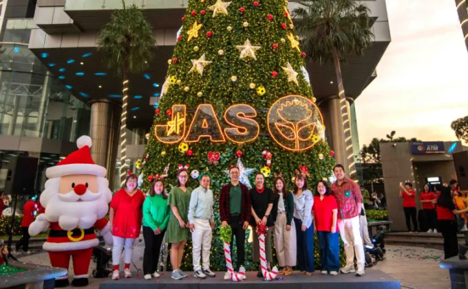 JAS Group Christmas Tree Light