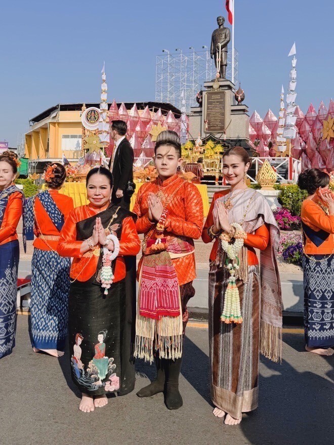 เก่ง ธชย ปลื้ม รับเกียรติ ร่วมรำบวงสรวง อุดรธานีก้าวสู่ปีที่ 132 งานสุดยิ่งใหญ่อลังการ