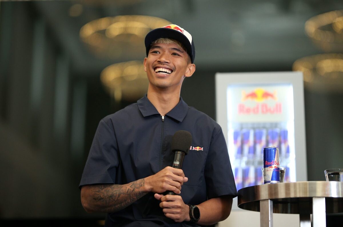 นักแข่ง Red Bull ชาวไทย ก้อง - สมเกียรติ จันทรา เตรียมอุ่นเครื่อง เชคดาวน์ เทสต์ ที่ เซปังฯ ก่อนสร้างประวัติศาสตร์ในฐานะนักแข่งรุ๊กกี้ของ โมโตจีพี