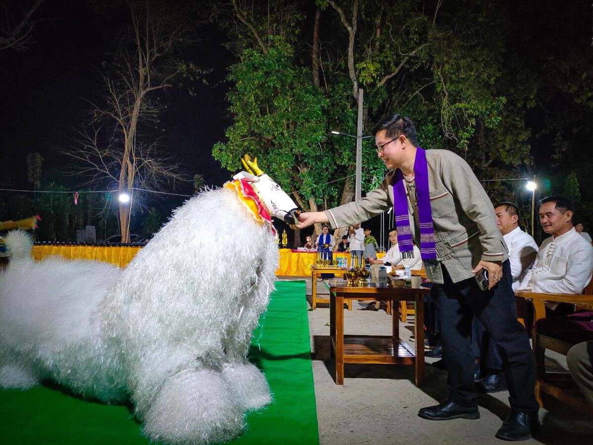 UP Takes Part in the Annual "Peng Pud" (Midnight Alms Walking) Ceremony 2025 at Wat Mor Kaeng Thong