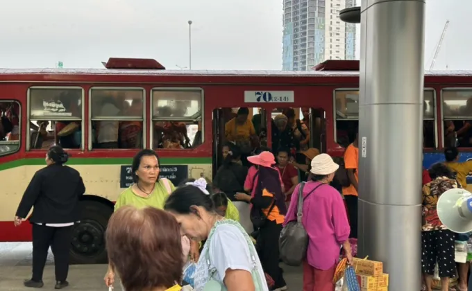 รฟท. จัดรถไฟส่งผู้ชุมนุมขบวนคนจนเมืองเพื่อสิทธิที่อยู่อาศัย