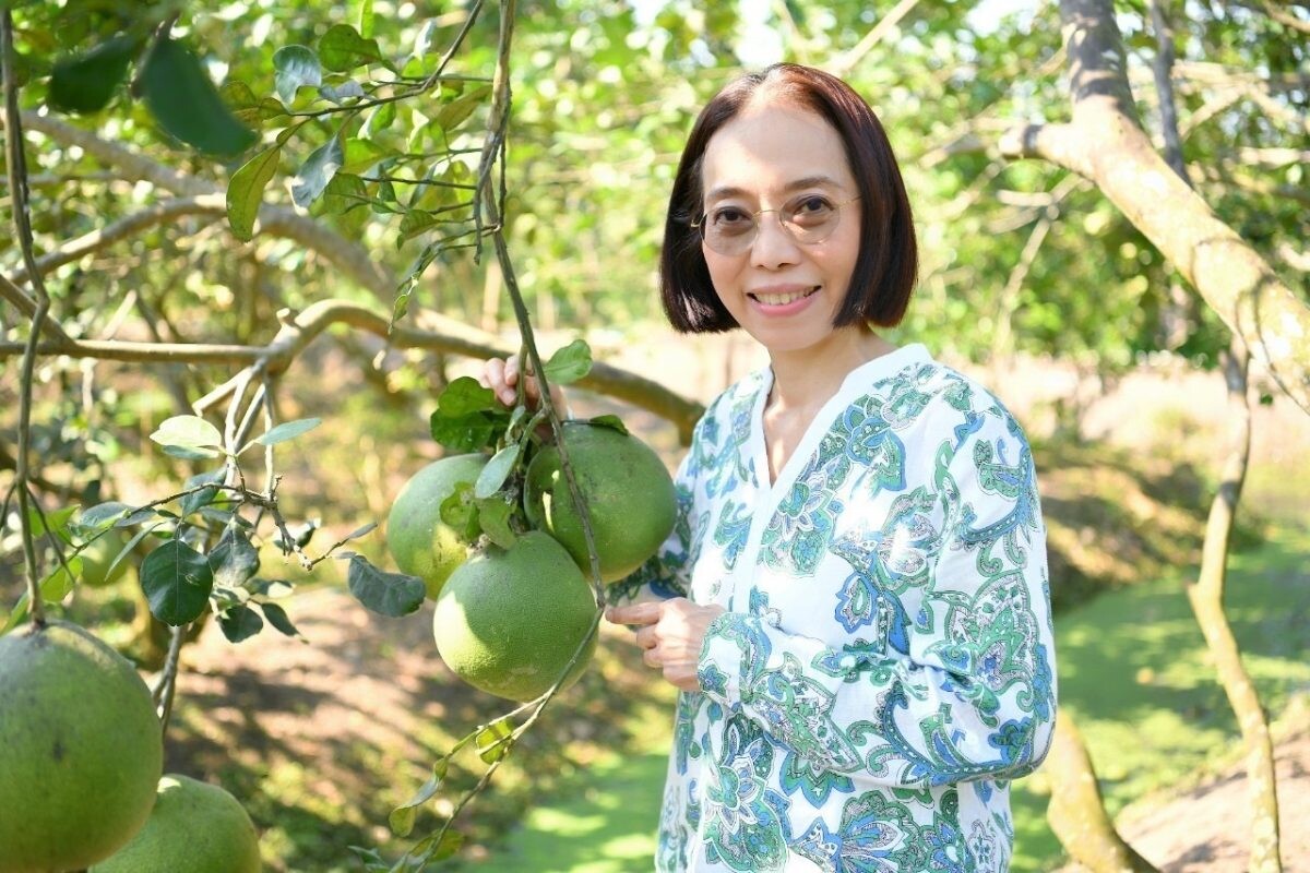 "นุสรา" นำทีมลงพื้นที่แหล่งผลิตสินค้า GI สมุทรสงครามเดินหน้ายกระดับสินค้า GI ปลาทูแม่กลอง ส้มโอขาวใหญ่สมุทรสงคราม สู่ตลาดพรีเมี่ยม