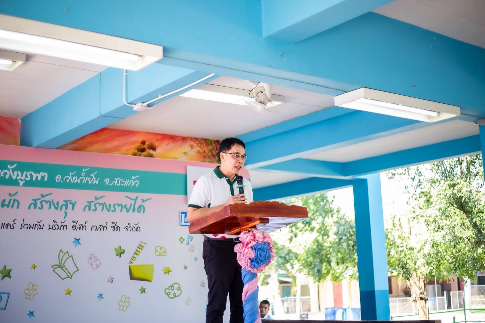 เมล็ดพันธุ์ตราศรแดง จับมือ มูลนิธิเมเจอร์แคร์ เดินหน้า "โครงการปลูกผัก สร้างสุข สร้างรายได้"